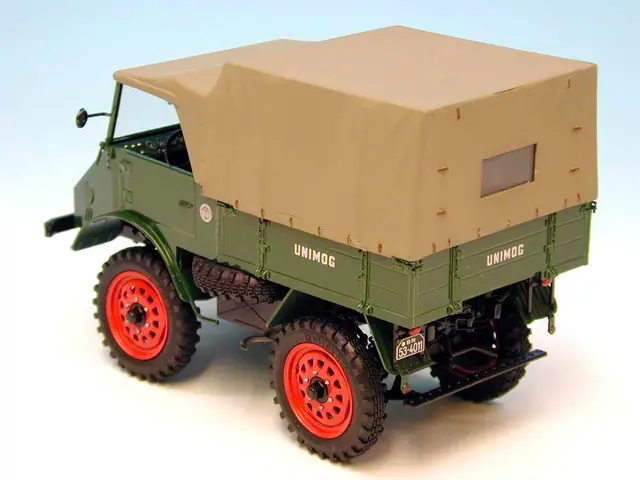 Auch für dieses Modell hatte ich den Faltenwurf der Plane von Hand modelliert.