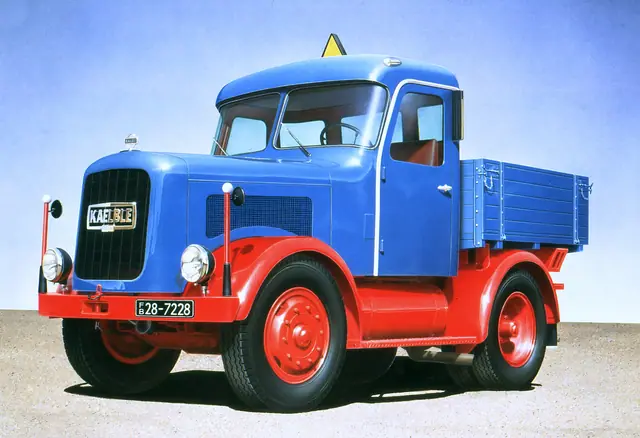 Modell Nr. 3 sollte diese Kaelble K 415 Zugmaschine werden. Grafikdesigner Albert Schneider hatte von allen Modellen diese Illustrationen angefertigt.